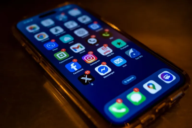 That Buzz in Your Pocket Isn't Random: The Dark Science Behind Gaming Push Notifications